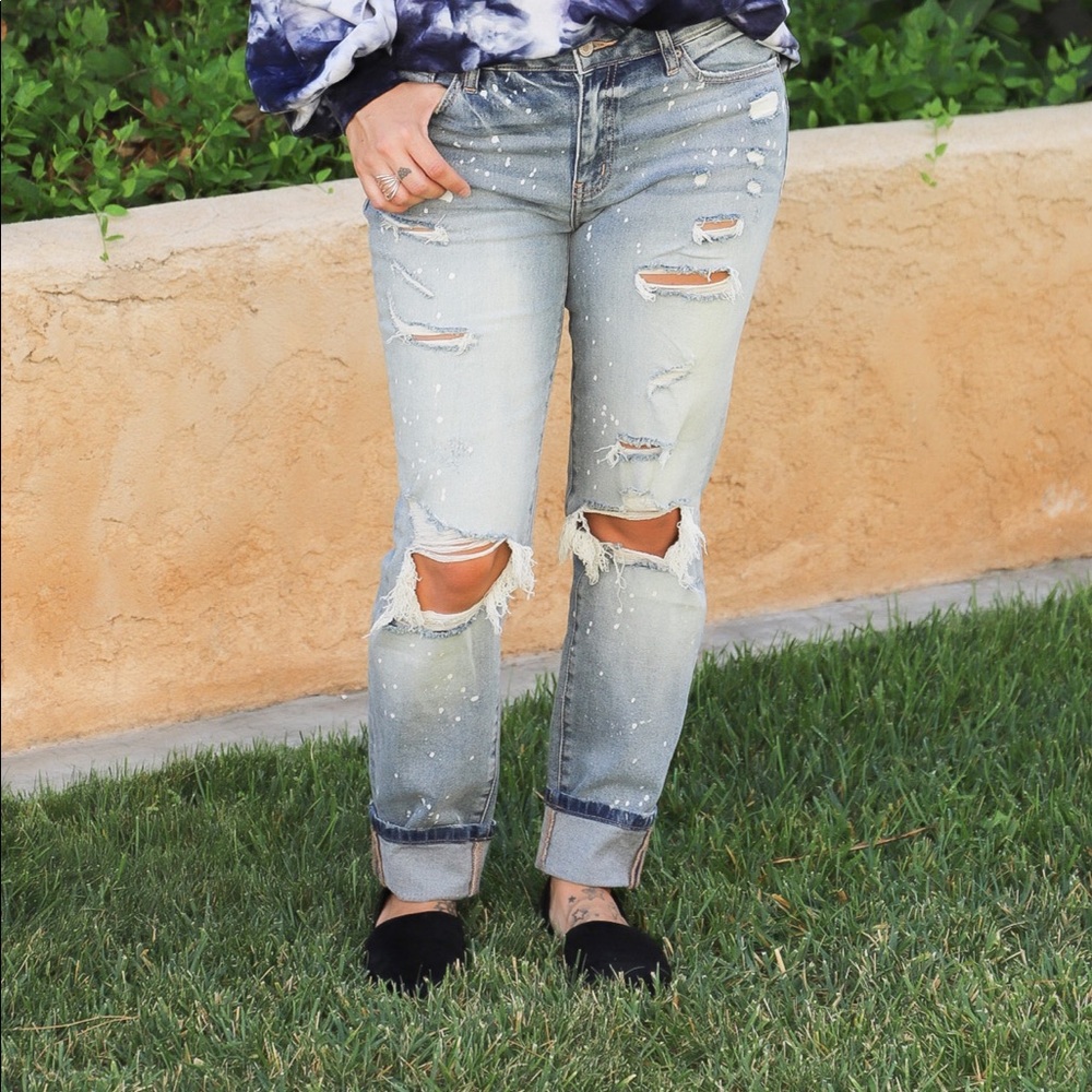 Distressed High Waist Jeans